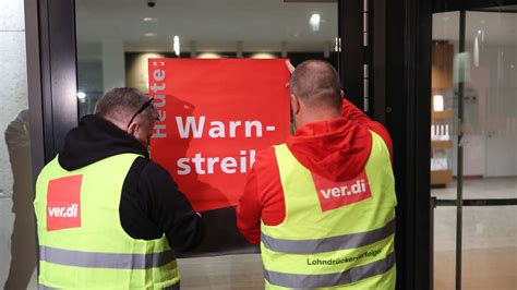 Warnstreiks Am Flughafen Alle Abfl Ge Vom Ber Gestrichen Das Sollten