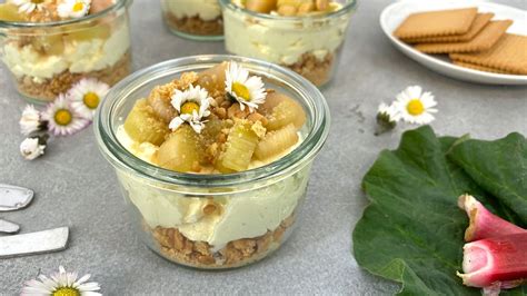 Einfach S Rhabarber Dessert Rezepte Ard Buffet Tv