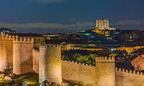 Catedral Muralla Noche Catedral De Ávila