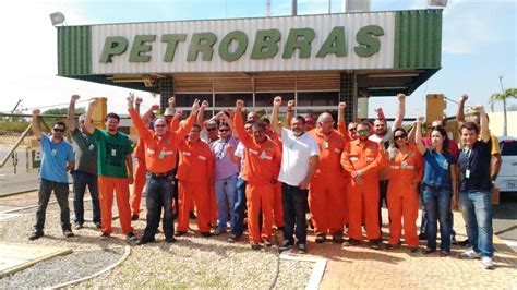 Petroleiros Da Base Rejeitam Proposta Da Petrobr S E Aprovam