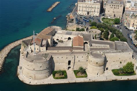 Castel Sant Angelo Il Castello Aragonese Di Taranto La Strada Dei