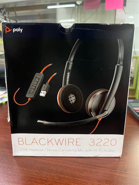 Plantronics Poly Blackwire 3220 Audio Headphones And Headsets On Carousell