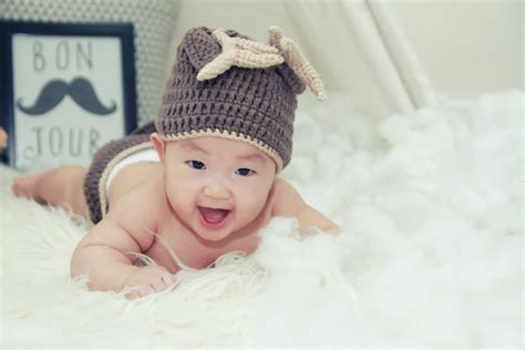 Comprehensive Guide to Newborn Health Checks: Monitoring Your Baby's