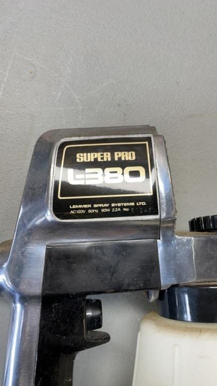 Lemmer Super Pro L 380 Spray Gun Working