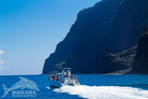 Na Pali Coast Boats Makana Charters And Tours Coast Boat Tours