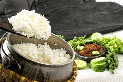 Cara Membuat Nasi Liwet Gurih Dengan Mudah Cara Membuat