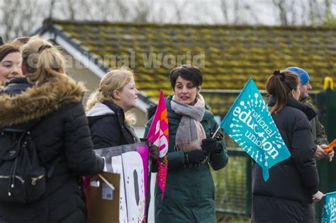 39665870 Neu Strike Picket Line Outside Brighouse High School