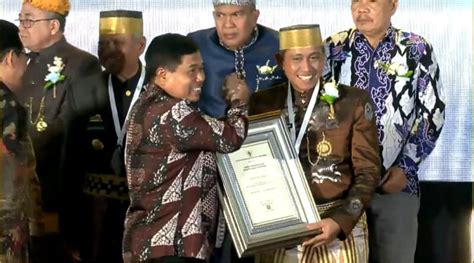 Hanya 27 Daerah Di Indonesia Bupati Wajo Terima Penghargaan Nasional