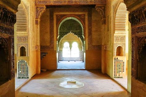 Granada Snabbguidad Rundtur I Alhambra Och Nasridpalatsen GetYourGuide