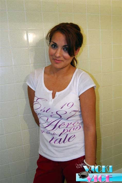 Girl Covers Nude Body In Baby Oil Porn Pictures XXX Photos Sex Images PICTOA