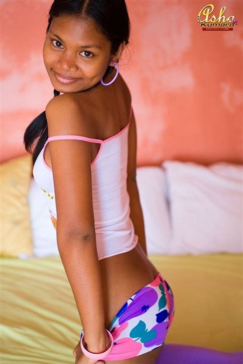 Tight Indian Babe Showing Her Sweet Perky Boobs Porn Pictures XXX Photos Sex Images 3403033