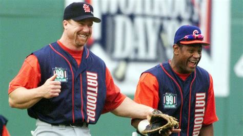 La MLB permitió la batalla de jonrones de Sosa y McGwire para revivir