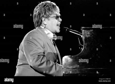 Verona Italy 08 September 2001 The Singer Elton John During The Concert Final Of The