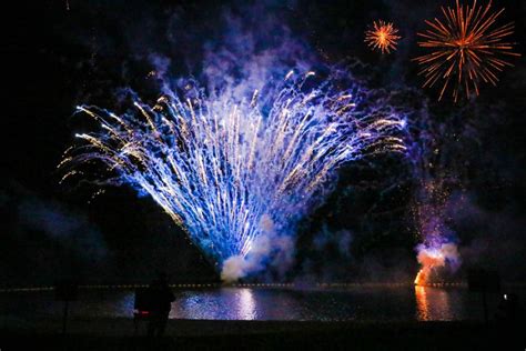 Três Lagoas celebra virada do ano na 2ª Lagoa queima de fogos