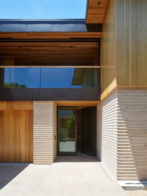 Scalloped Concrete Walls Anchor California House By Laney La