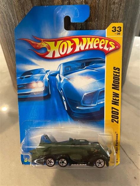 HOT WHEELS Neuf Modèles Fast Fortress Vert Avec Chrome Rayon EUR