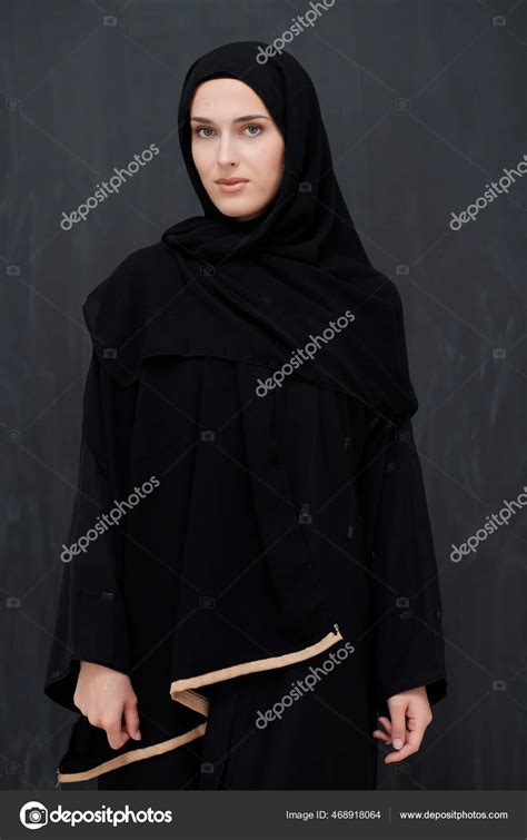 muslim women  abaya