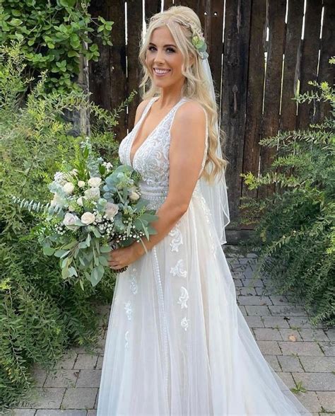 Fair City Star Stephanie Kelly Ties The Knot In A Stunning Autumn