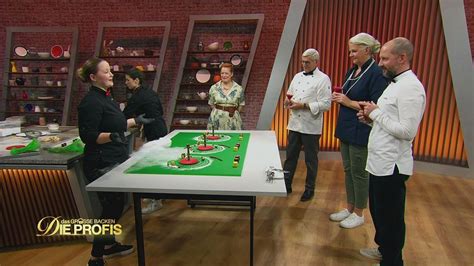 Das große Backen Profis 2023 Spielerisches Live Plating bei der