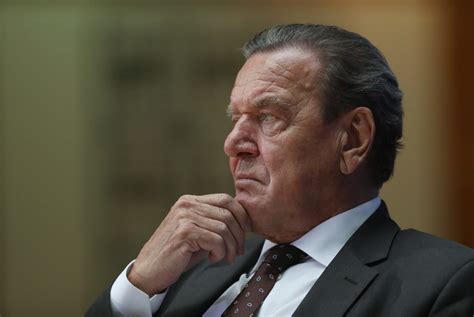 Former German chancellor Gerhard Schroeder joins Rosneft - News for the ...