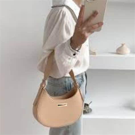 Bolsa Feminina Baguete Meia Lua Nude Alça de Ombro Promoção Shopee Brasil