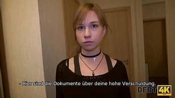 DEBT4k Un jeune gars débiteur paie sa dette avec une bouche et un vagin tendres XVIDEOS