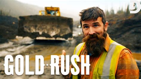 Freds Bulldozer Goes Up In Smoke Gold Rush Discovery Youtube