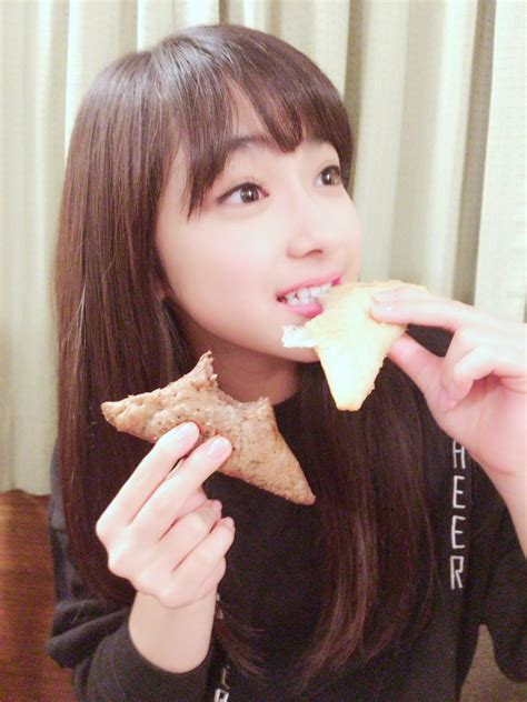 平 祐奈 Yuna Tairaさんのツイート “今朝サクラダリセットのアフレコスタジオに三角チョコパイをメリークリスマスと持って行き