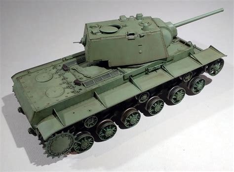 KV1 modèle 1942 (Trumpeter 1/35)