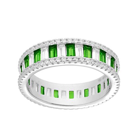 Anello Eternity Con Zirconi Taglio Baguette Alternati Bianchi E Verde