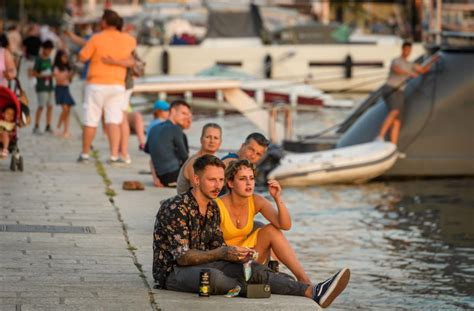 Šibenski Turisti od Šibenika ne odustaju ni u posezoni Vrijeme je