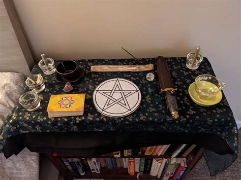 My new altar setup. : Wicca