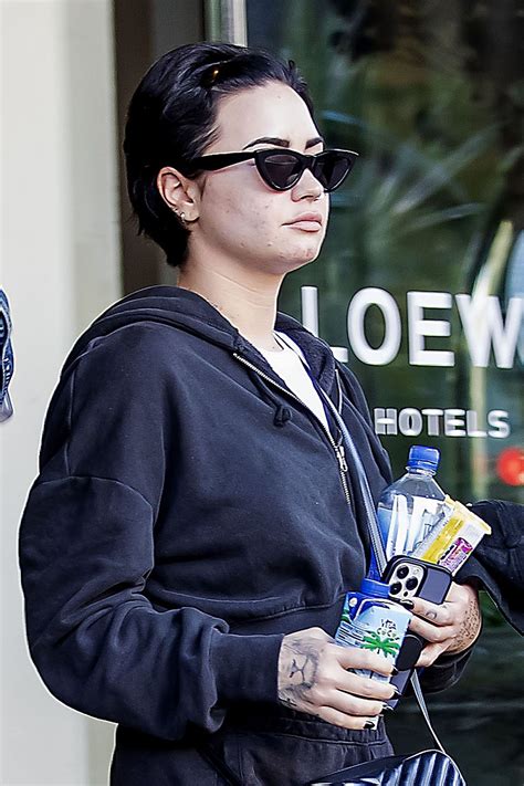 Demi Lovato And Hre Boyfriend Jutes Leaves Their Hotel In New Orleans