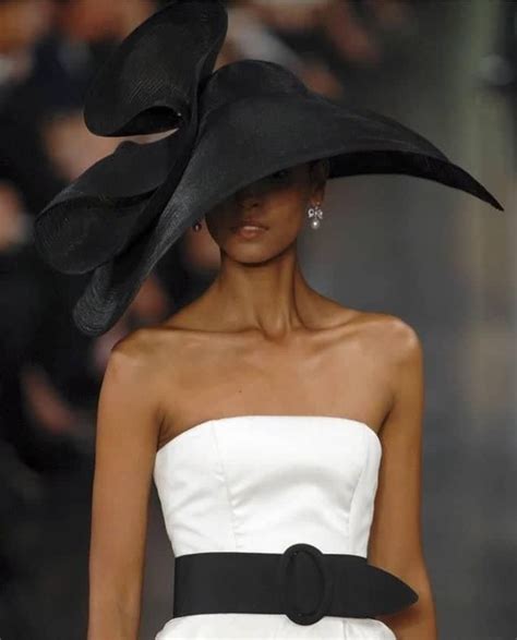 Pin De Lina Henriques Em Fancy Hats For Women Roupas Bonitas Roupas