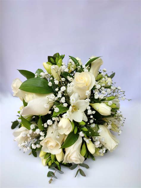 Ramo de Novia Rosas Blancas Clásico Floristería Bodas Madrid