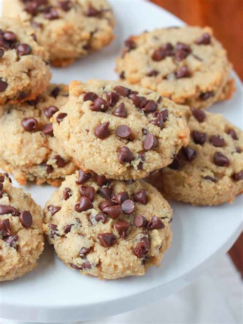 Soft Baked Almond Flour Chocolate Chip Cookies