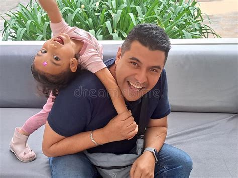Divorced Single Dad Plays With His Curly Haired Brunette Latina Daughter They Spend Quality