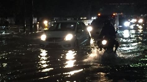 56 Rt Di Jakarta Masih Kebanjiran Sejak Semalam Ini Lokasi Lokasinya