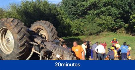 Herido un hombre de 69 años tras volcar el tractor en el que circulaba