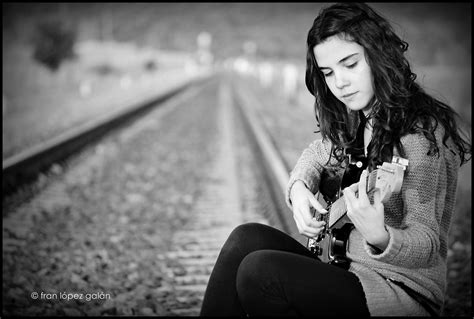 130 Cool Stylish Profile Pictures For Facebook For Girls With Guitar