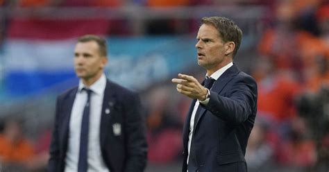 Risky business for De Boer brings reward for Netherlands | Reuters