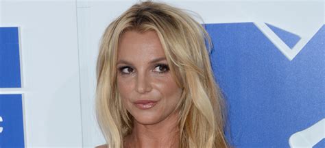 Britney Spears Breast Out In Wardrobe Malfunction Stylecaster