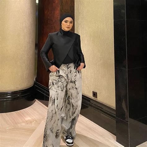 Artis Ini Jarang Unggah Foto Suami Di Media Sosial Demi Menjaga Privasi Hot Liputan
