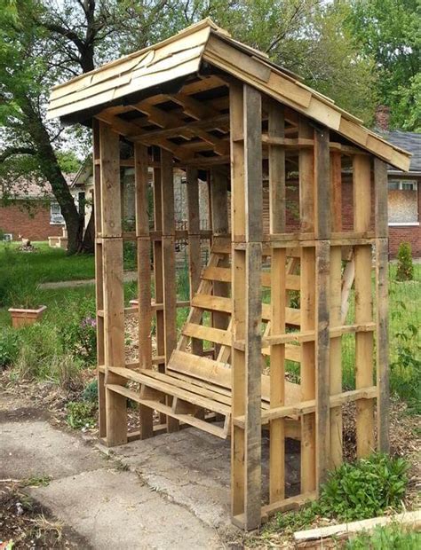 Rustic Pallet Covered Bench Plan | Pallet Furniture DIY