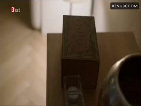 Uberleben An Der Wickelfron Nude Scenes Aznude