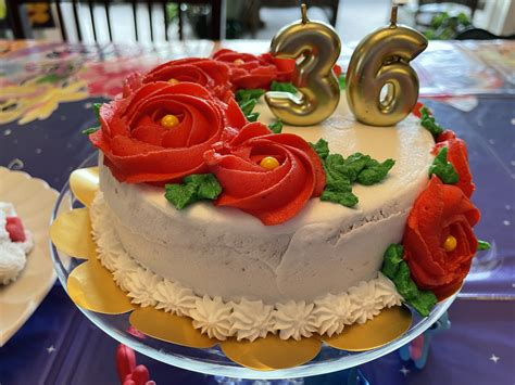 Roses-( red & white swirl cake) Created by Becky Baxa 1-22-22