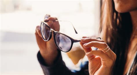 3 Reasons Why You Should Wear Your Sunglasses Every Day