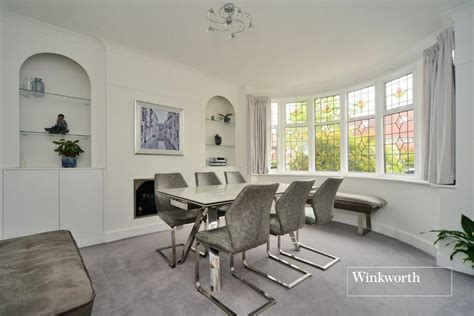 Mortimer Crescent Worcester Park 3 Bed Semi Detached House For Sale