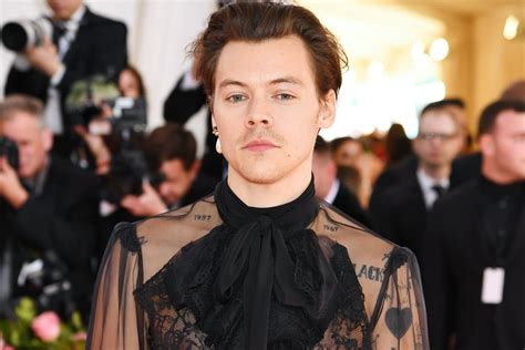 13 Revelations From Harry Styles About His Sexuality And Gender Fluid Fashion From Clapping