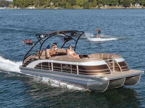 Pontoons Boats For Sale | Dubuque, IA | Pontoon Dealer